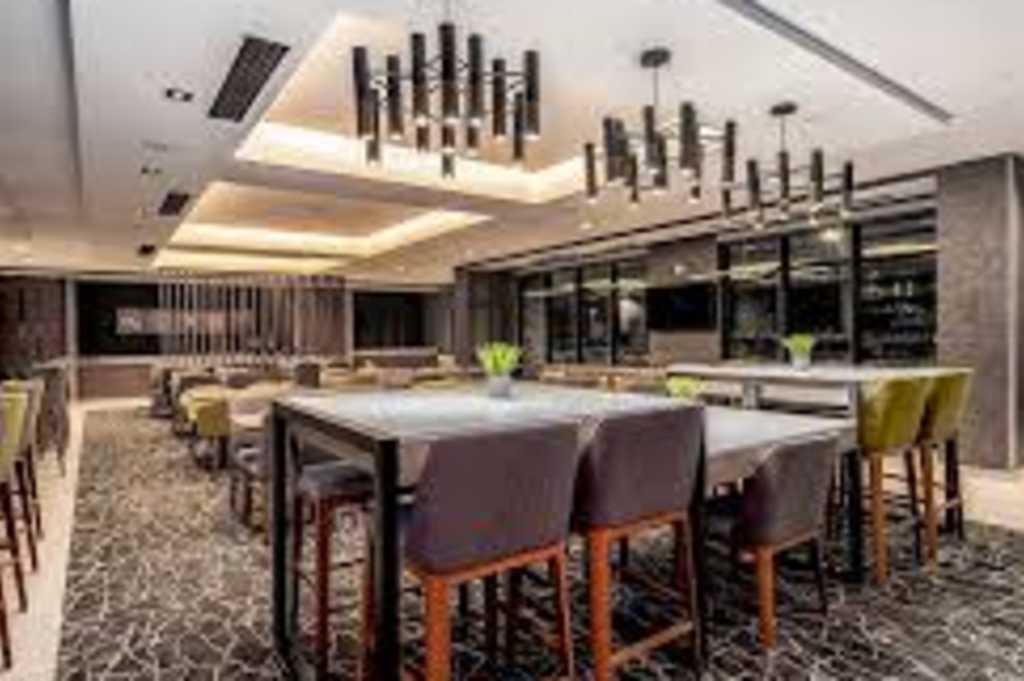 London Bar & Grill