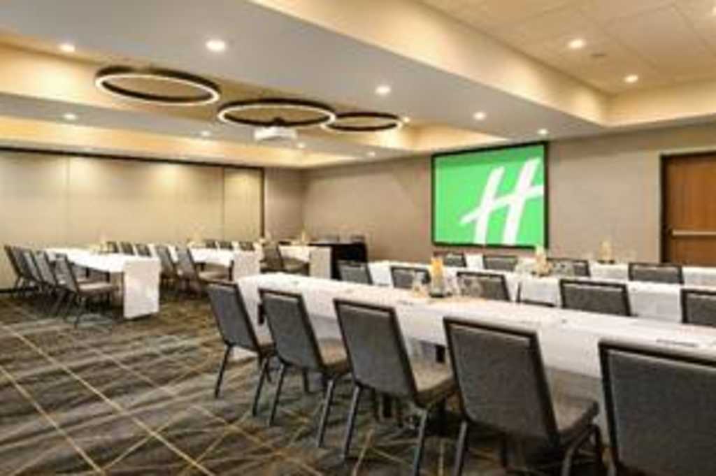 Holiday Inn & Suites Oakland Airport