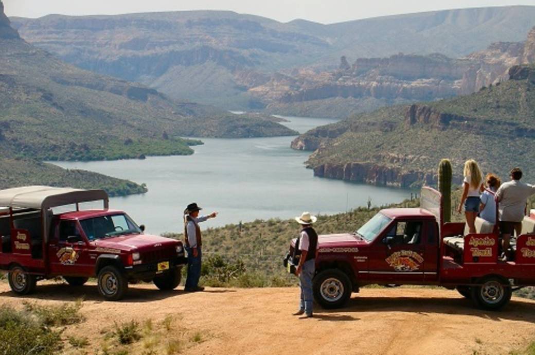 Apache Trail Jeep Tours