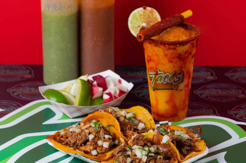 Calitacos Restaurant - Tacos