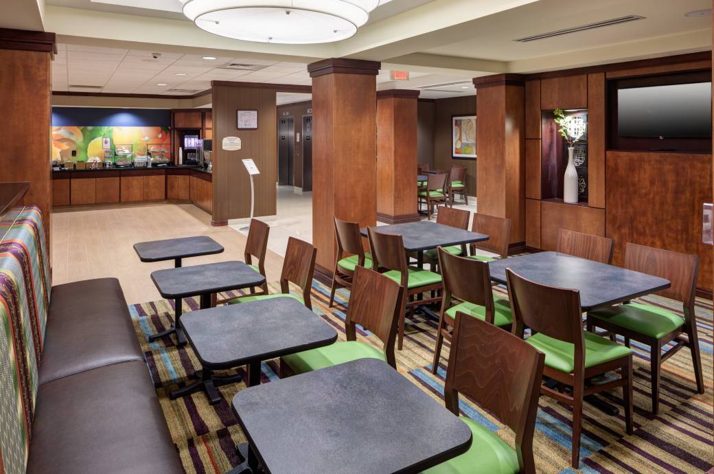 Fairfield Inn & Suites Chandler Fashion Center Dining Room