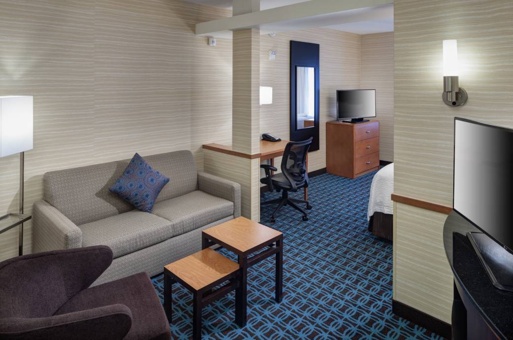 Fairfield Inn & Suites Chandler Fashion Center QNQN Suite 2