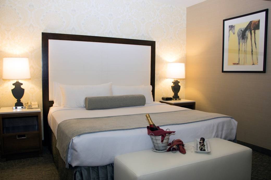 Crowne Plaza San Marcos Golf Resort Guest Room King Room