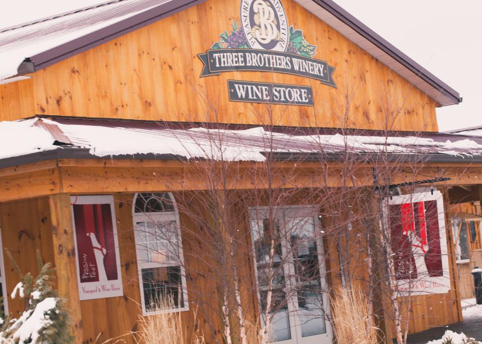 THREE BROTHERS WINERIES & ESTATES