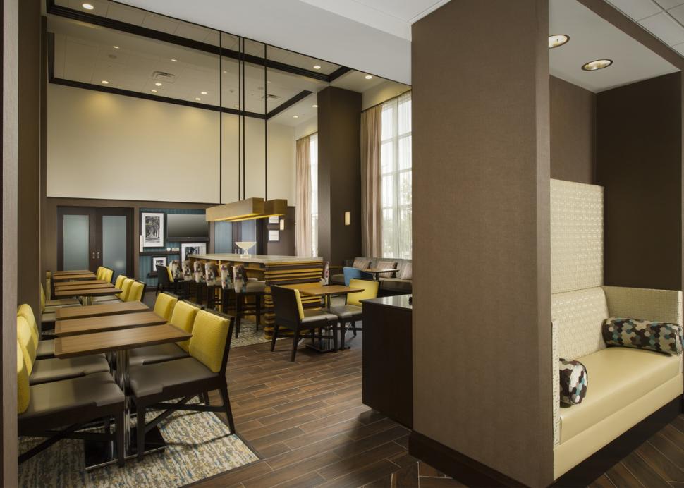 Hampton Inn Suites Syracuse/Carrier Circle