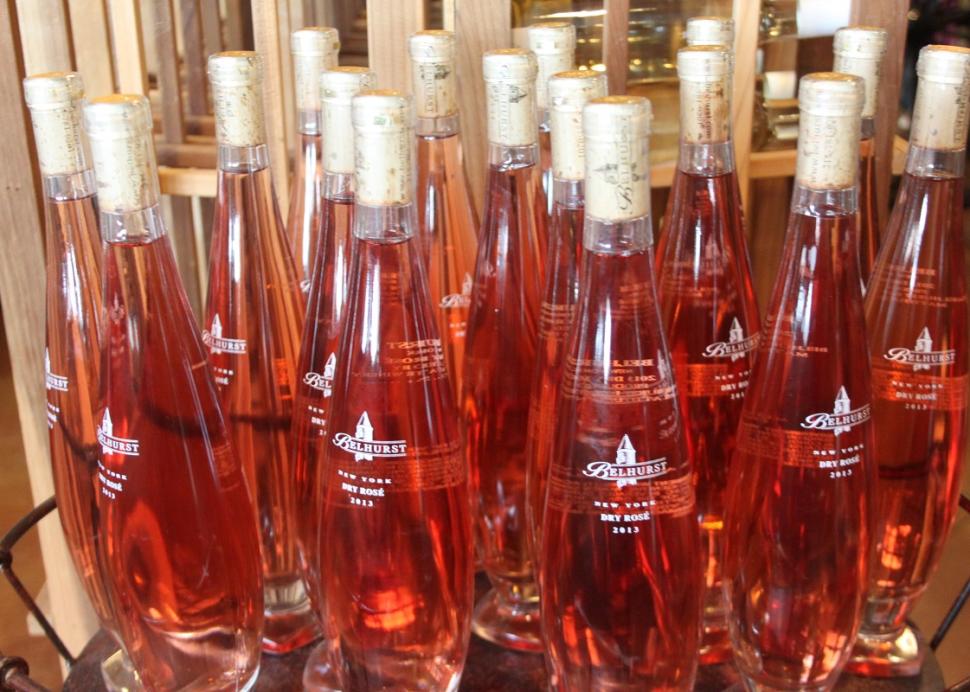 belhurst-winery-tasting-room-rose