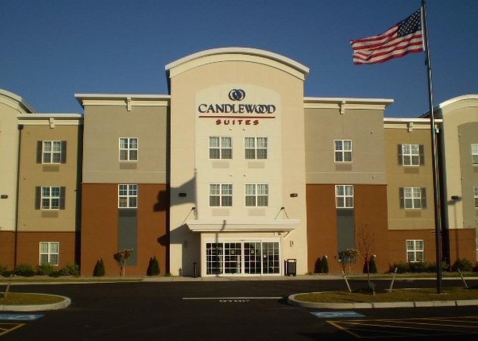Candlewood Suites in Horseheads is conveniently located near Corning, Elmira & Watkins Glen.