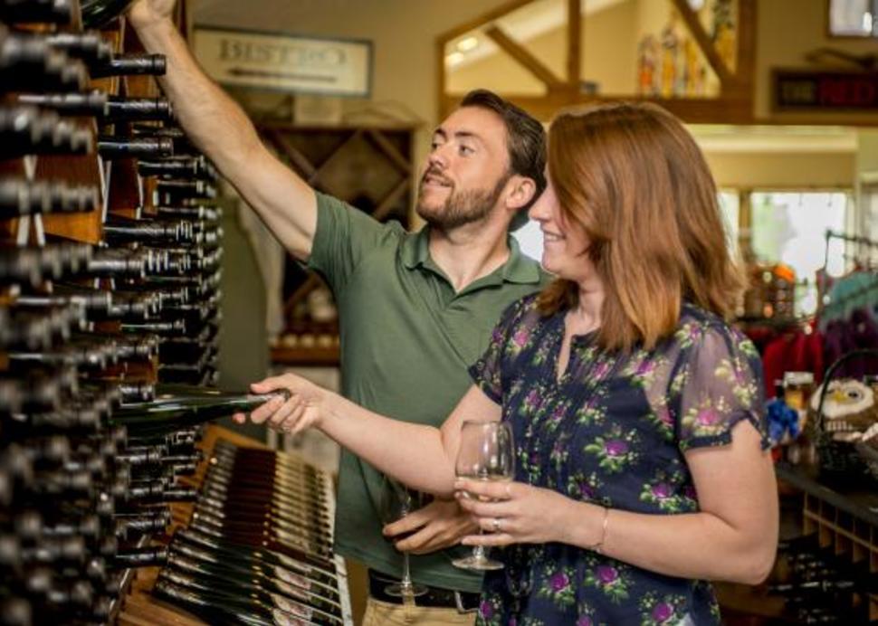 Cayuga_Lake_Wine_Trail_Wine_Buyers