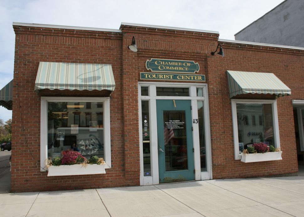 Front entrance to the Canandaigua Chamber of Commerce