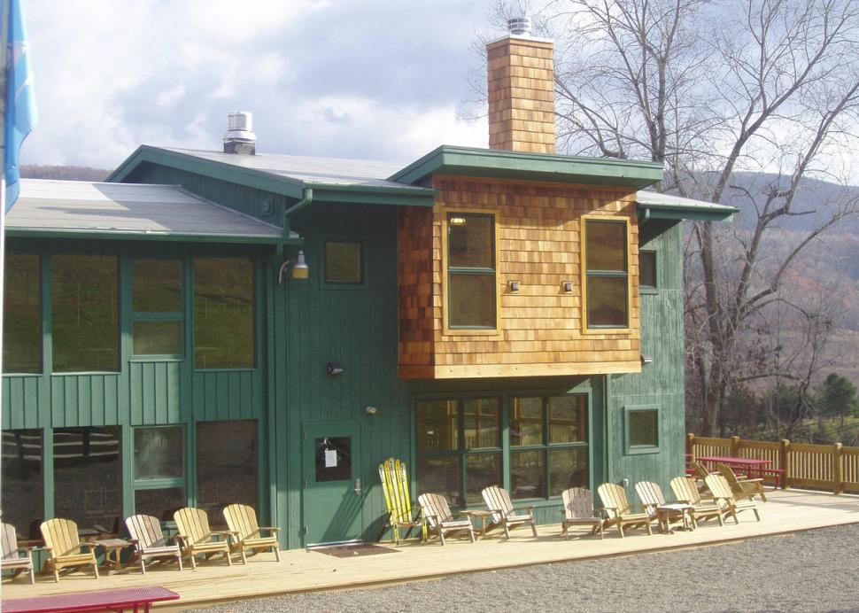 Exterior of a lodge at Hunt Hollow