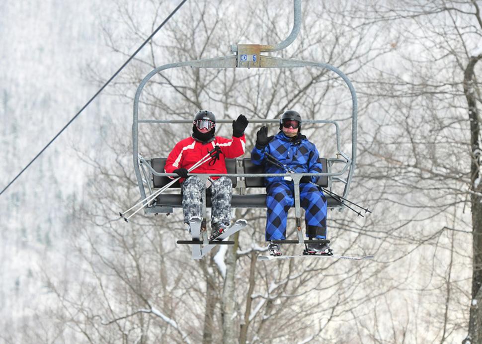 finger-lakes-bristol-mountain-wave-ski-lift