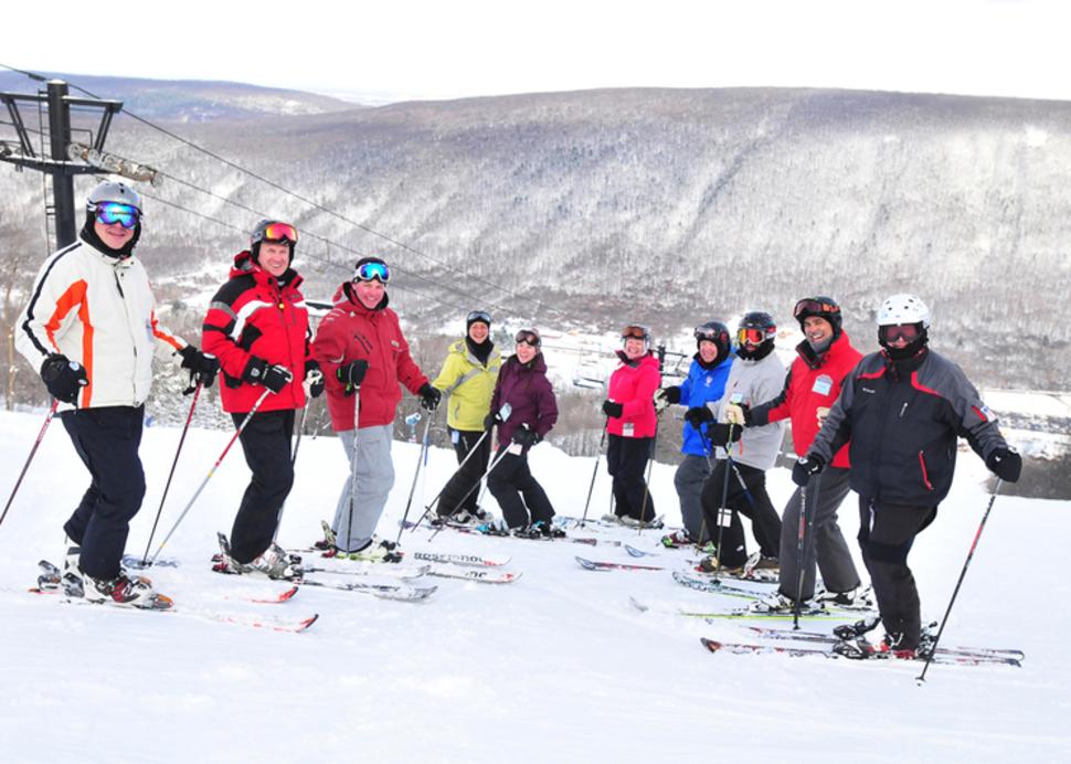 finger-lakes-bristol-mountain-winter-skiing-group