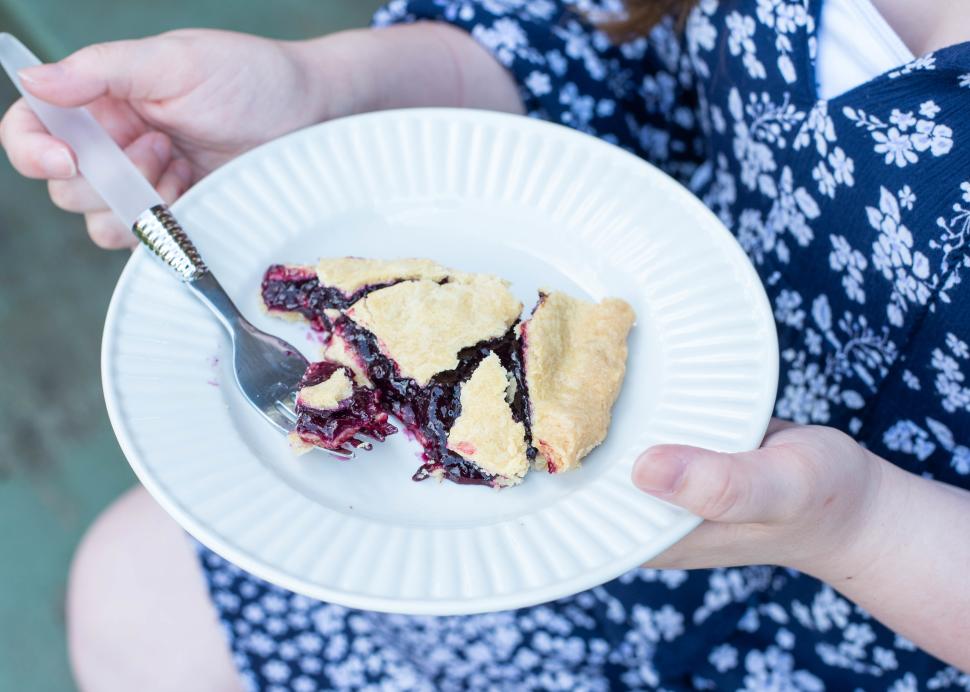 Monica's Grape Pie