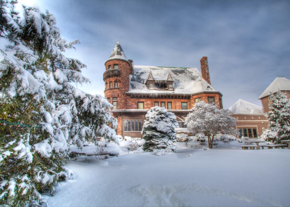 Belhurst Castle in Winter