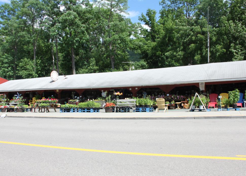 josephs-wayside-market-exterior-wideshot-of-building