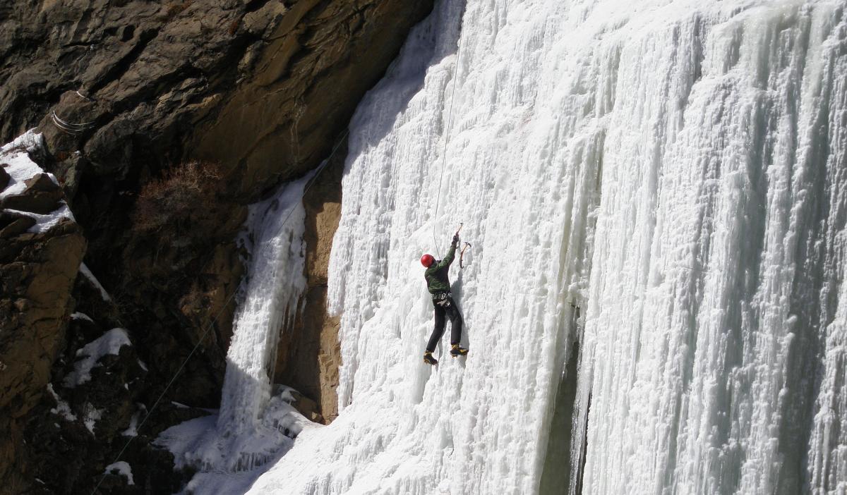 Beginner Trips to Expert Routes, Try Ice Climbing in Rocky Mountain National Park