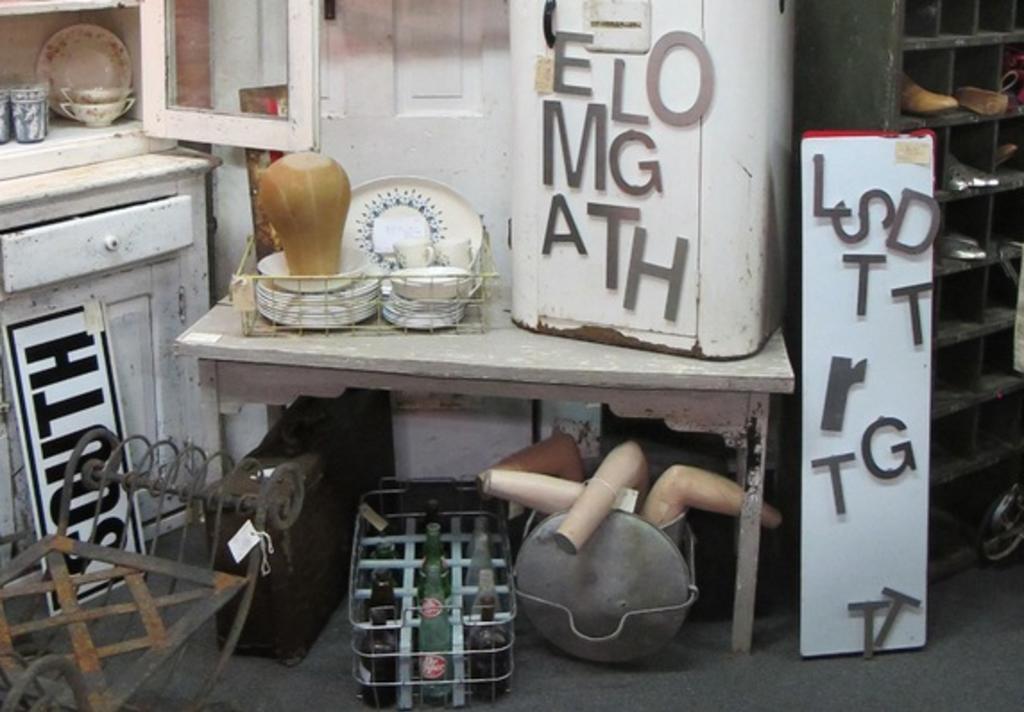 Chippendale Eastlake Antiques