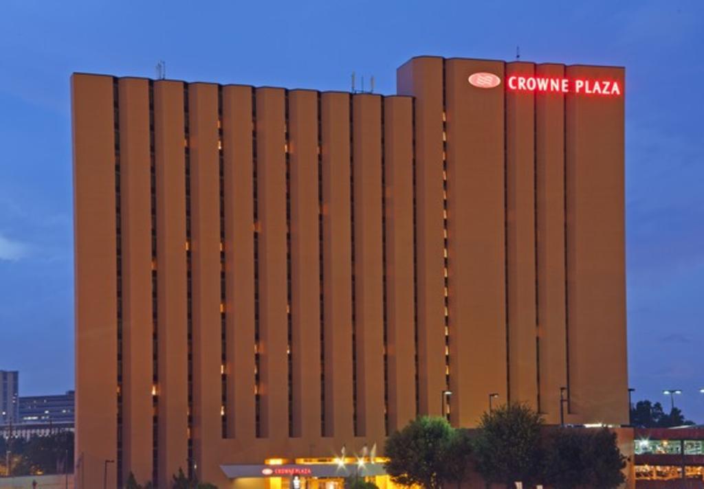 Crowne Plaza River Oaks