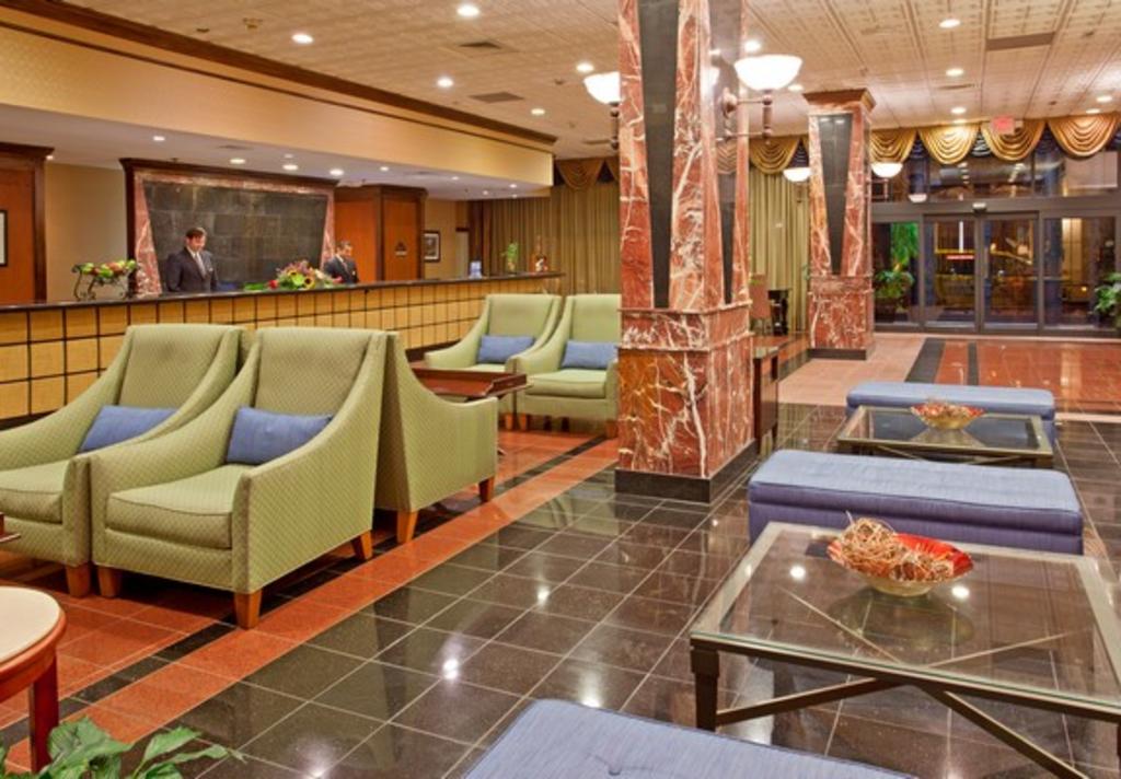 Crowne Plaza Houston Near Nrg Park Hotels In Houston Tx