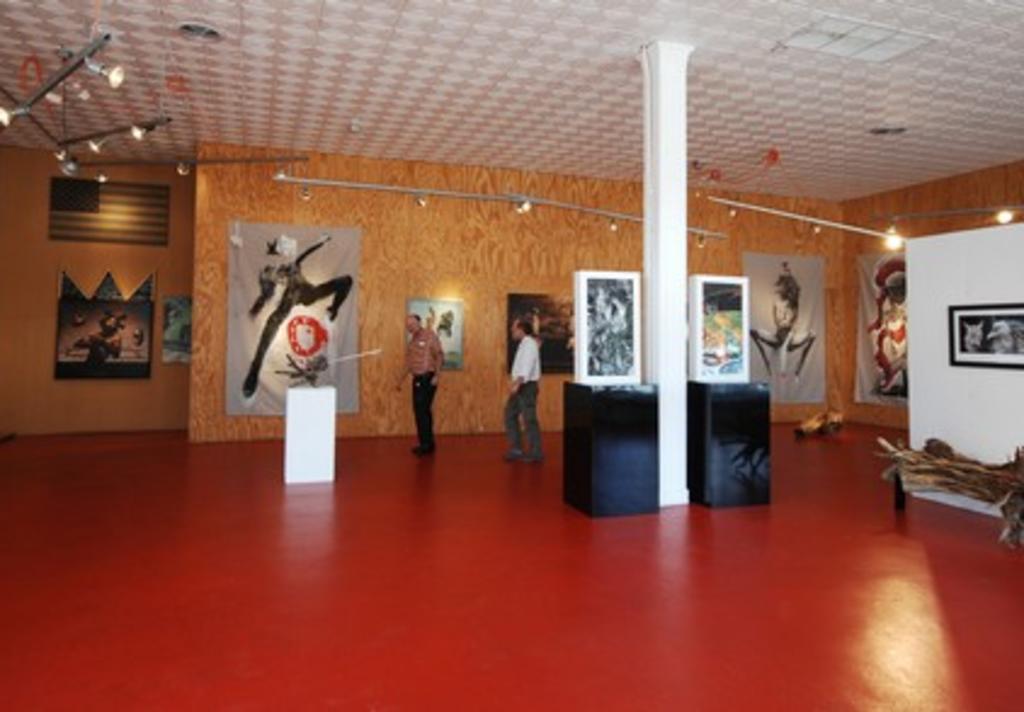 G Gallery