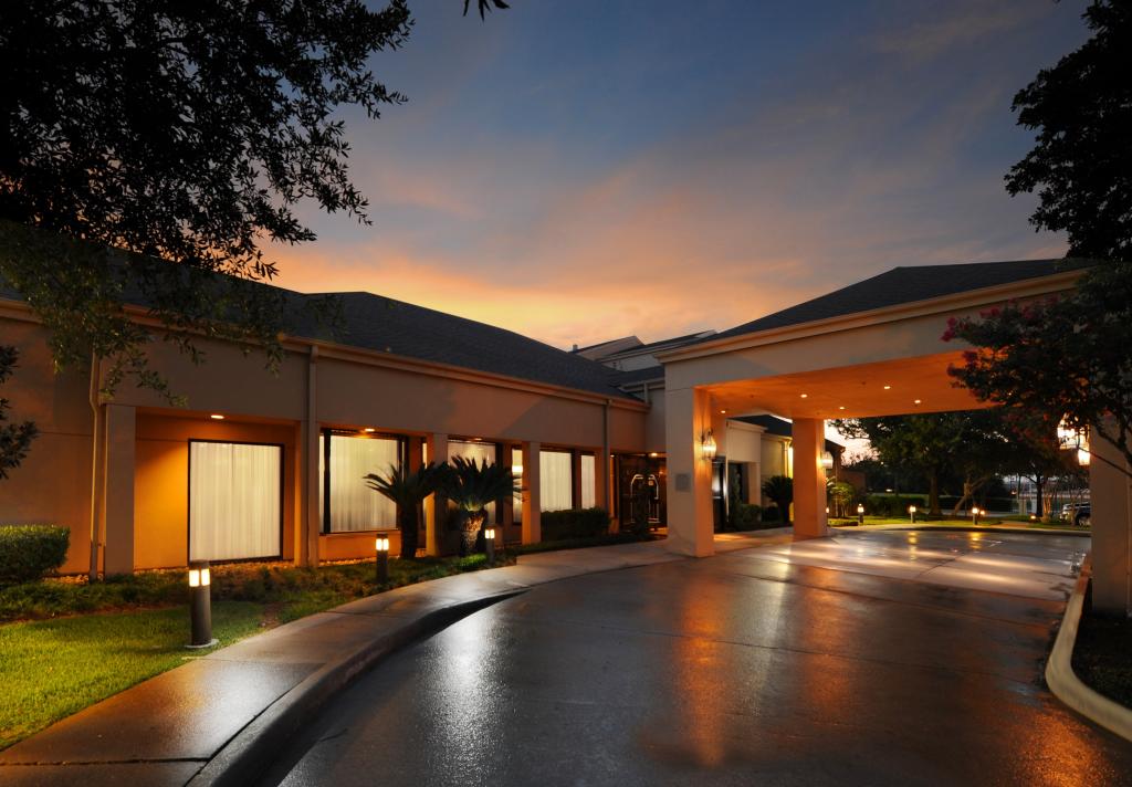 Courtyard By Marriott Houston Hobby