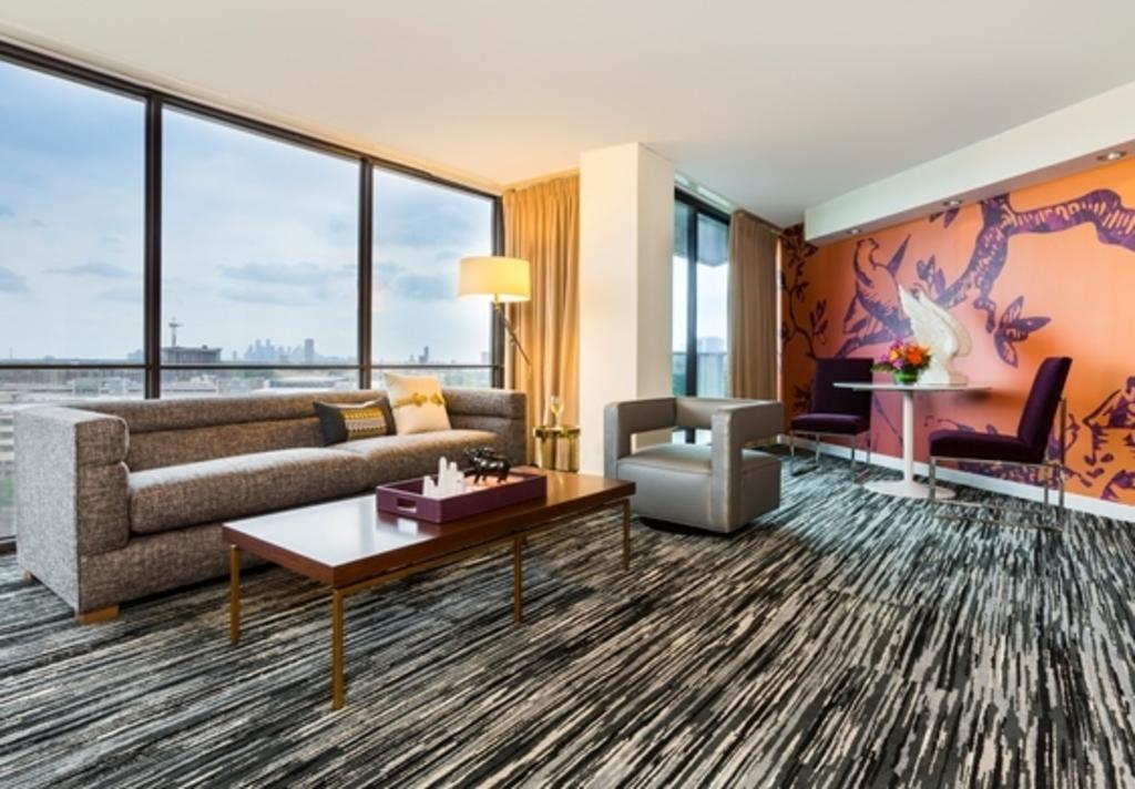 hotel derek suite 2