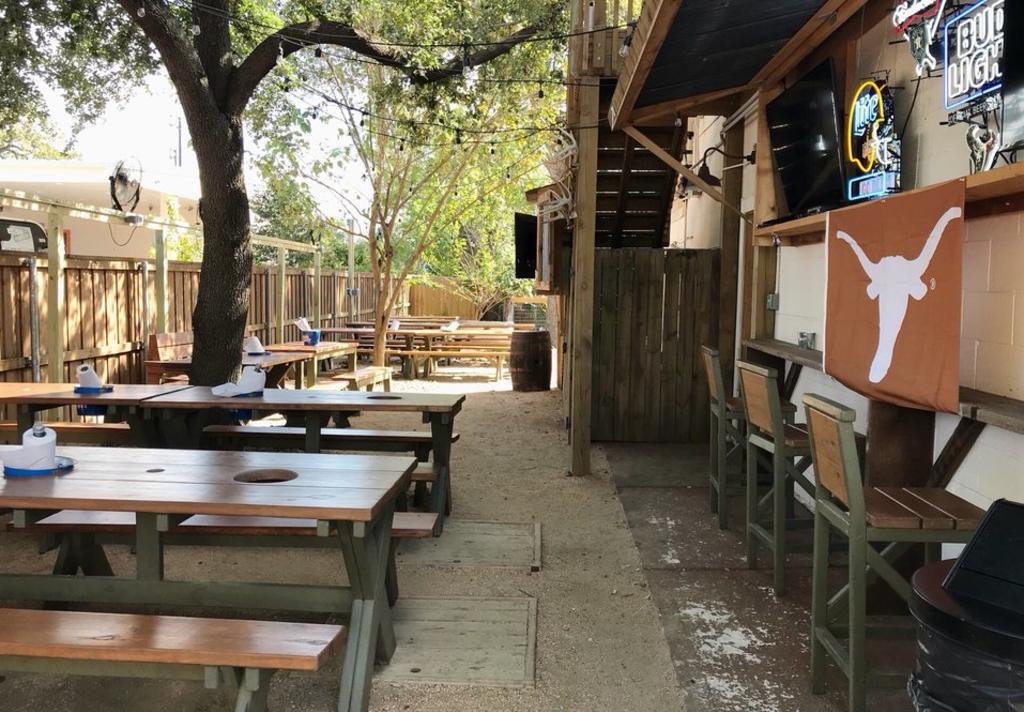 Pinkerton's BBQ Patio