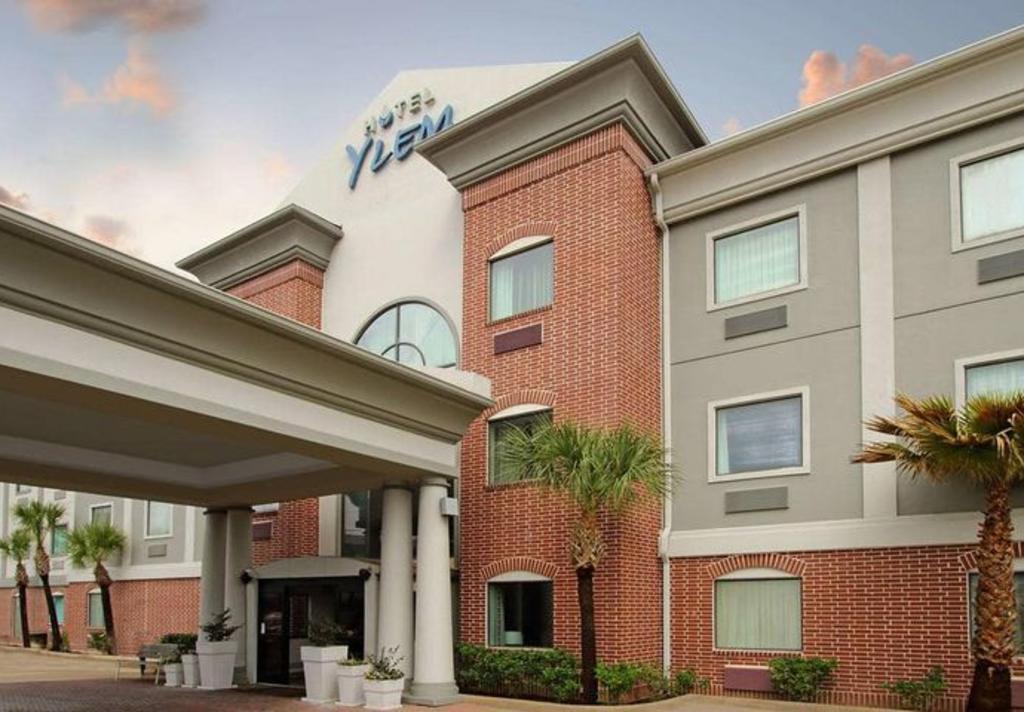 Ylem Hotel Entrance