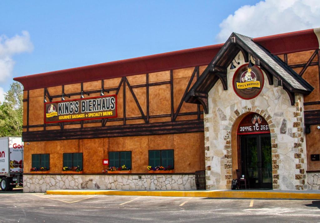 King’s BierHaus Nightlife in Houston, TX