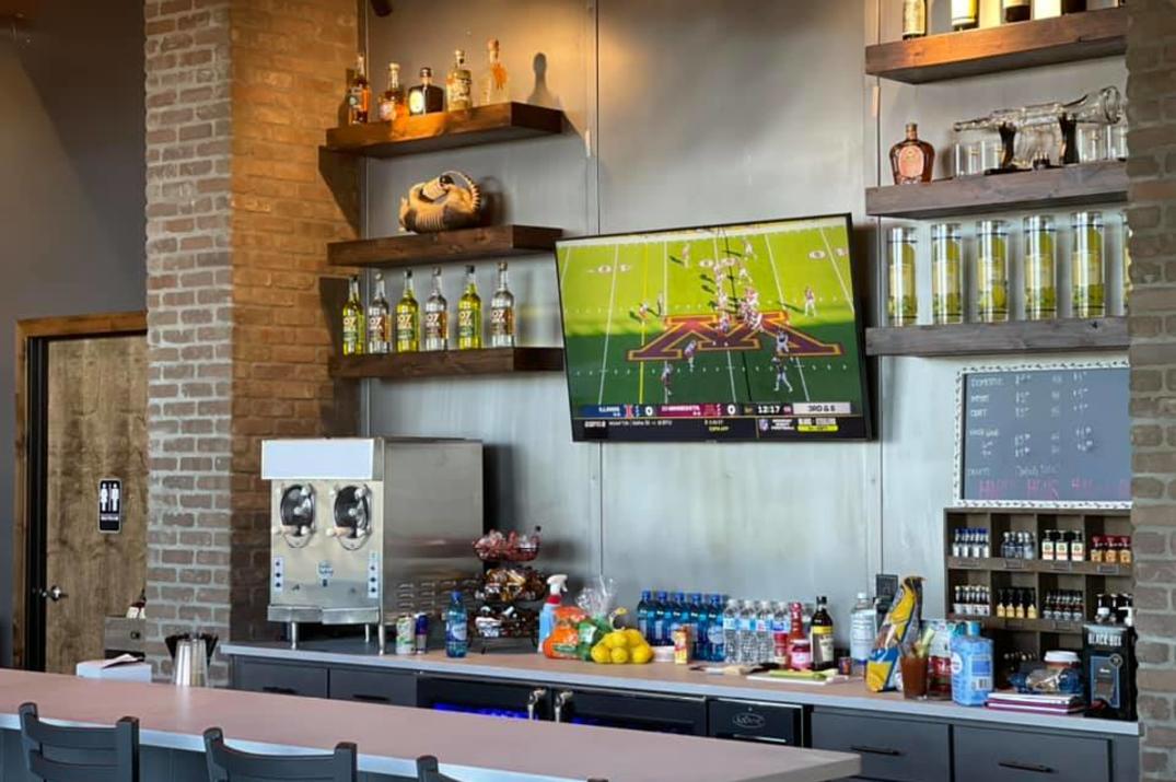 Local Liquor and Lounge