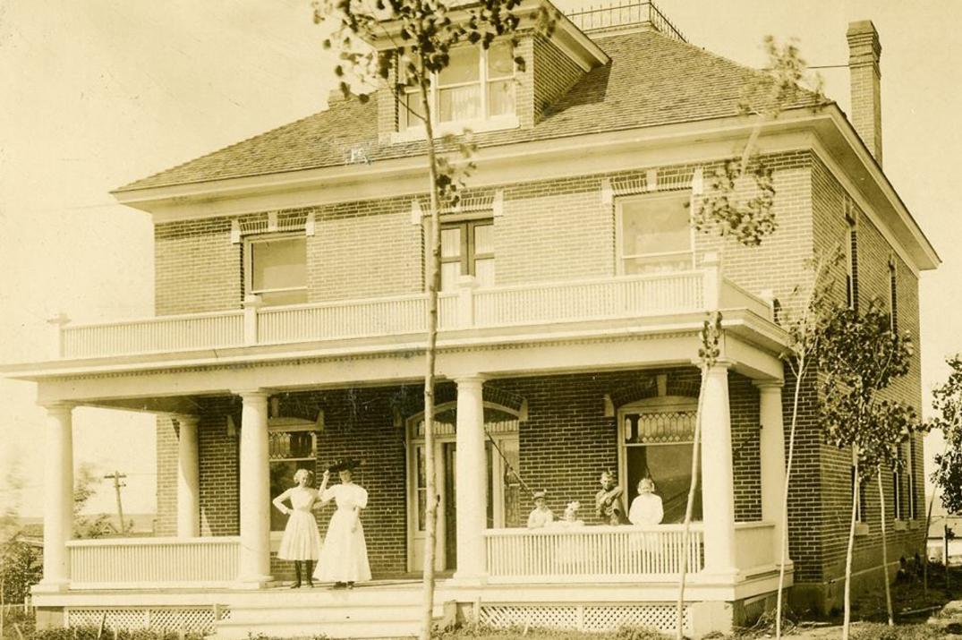 Bishop House Old Pic