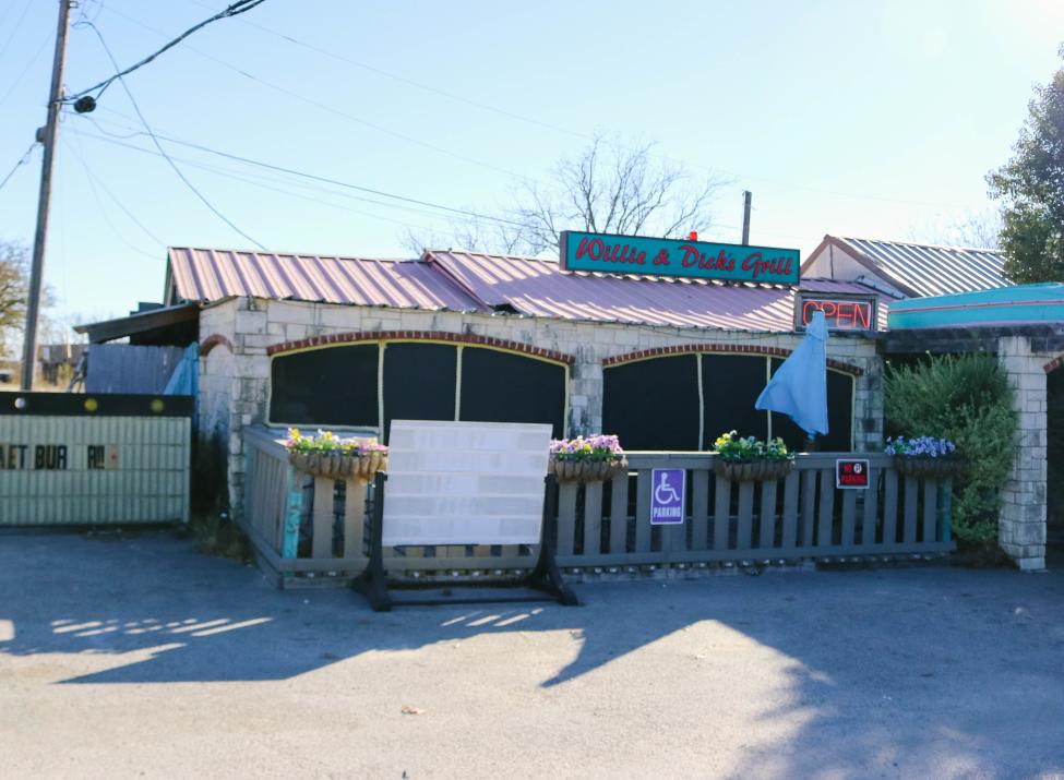 Willie and Dicks Grill