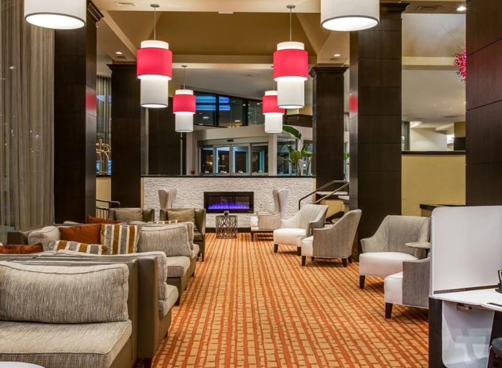 Sonesta lobby lounge