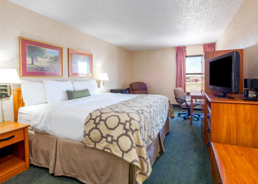 Baymont Inn And Suites East