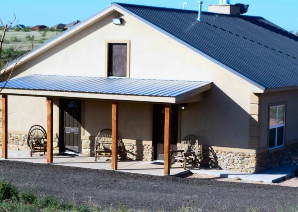 RIVER FALLS BED, BREAKFAST, LODGE & RETREAT