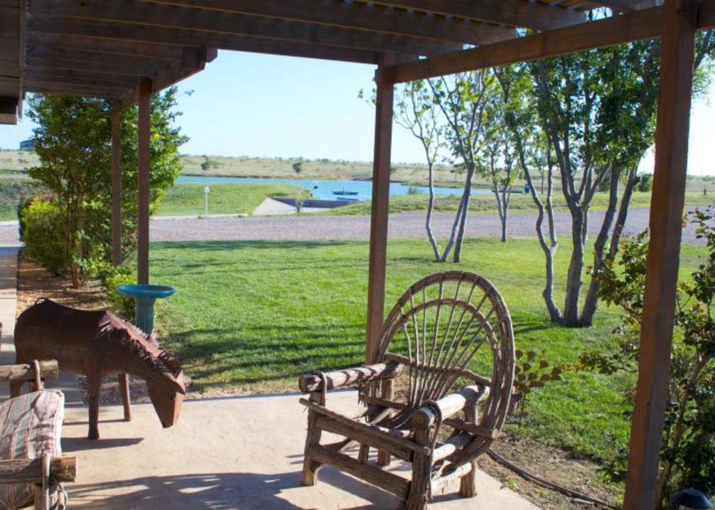 RIVER FALLS BED, BREAKFAST, LODGE & RETREAT