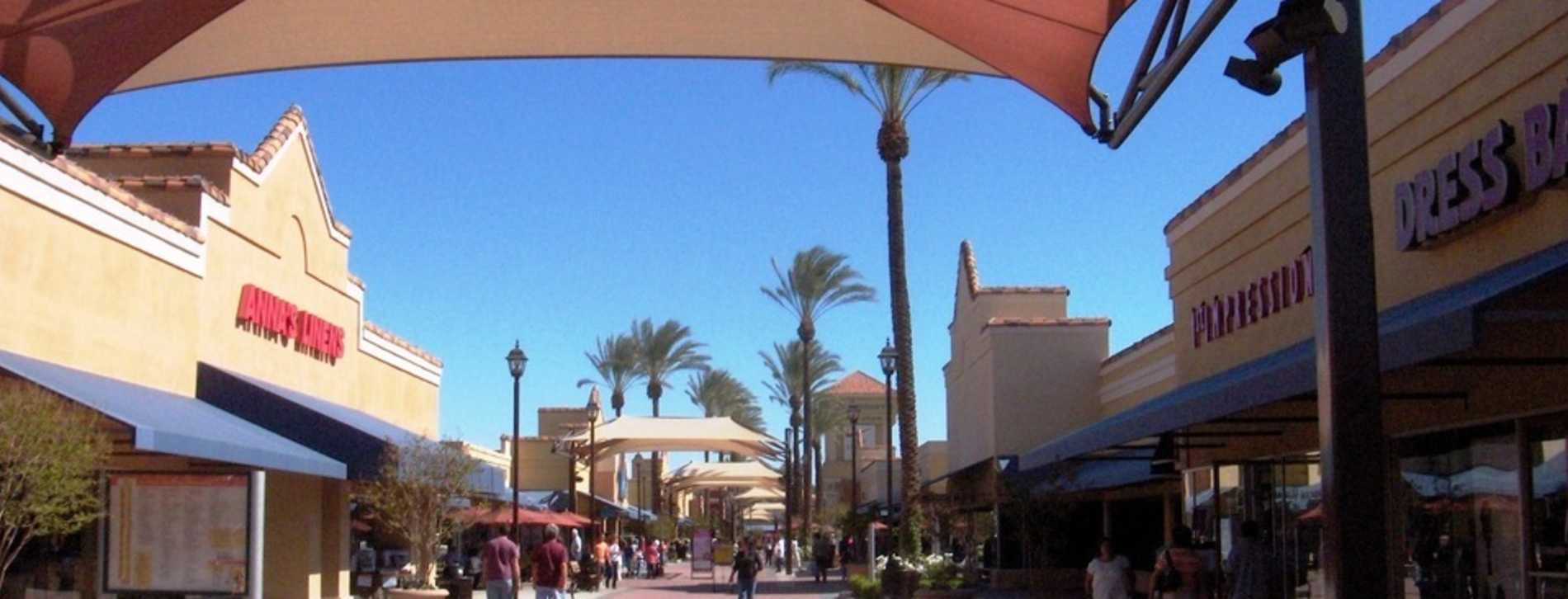 Lake Elsinore Outlets