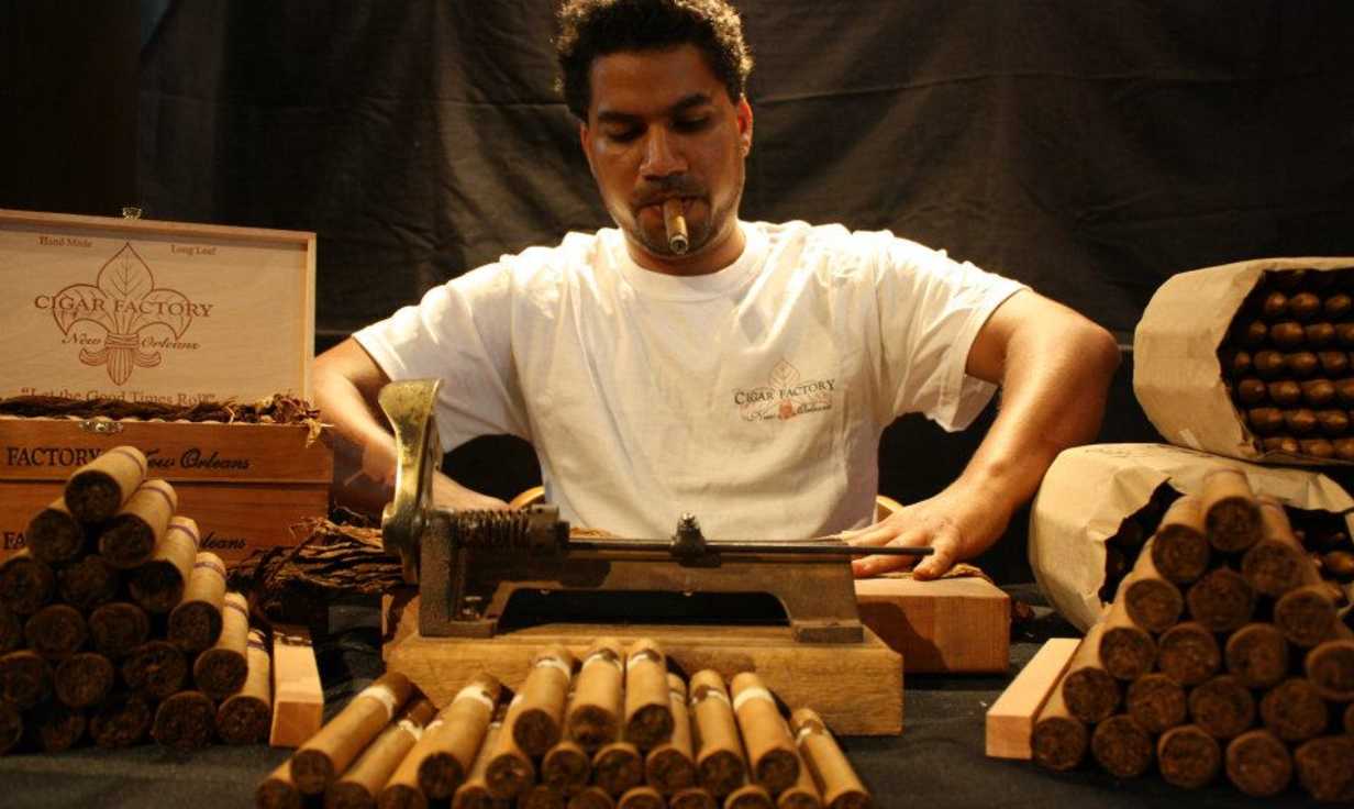 Cigar Roller