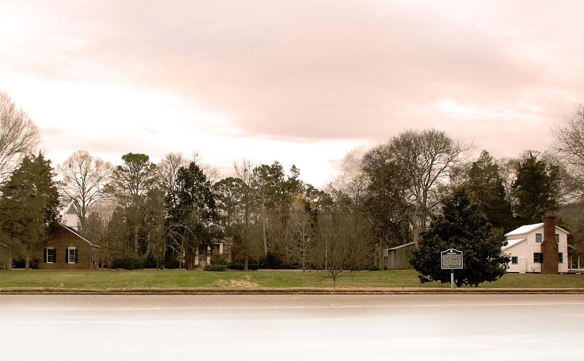 Street view of historic homes in Mooresville, AL