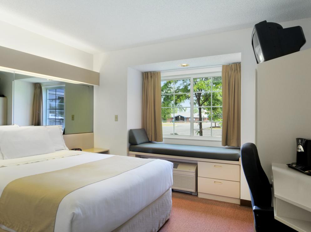 MICROTEL INNS & SUITES BY WYNDHAM
