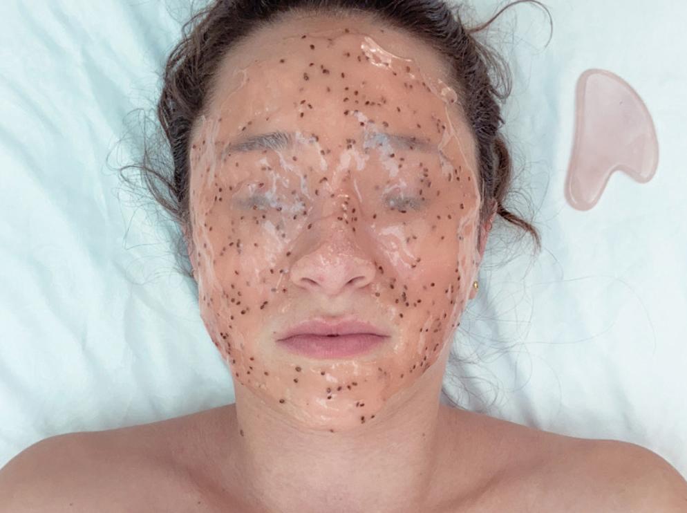 Hydrating hydrojelly mask during the Acupuncture Glow Facial