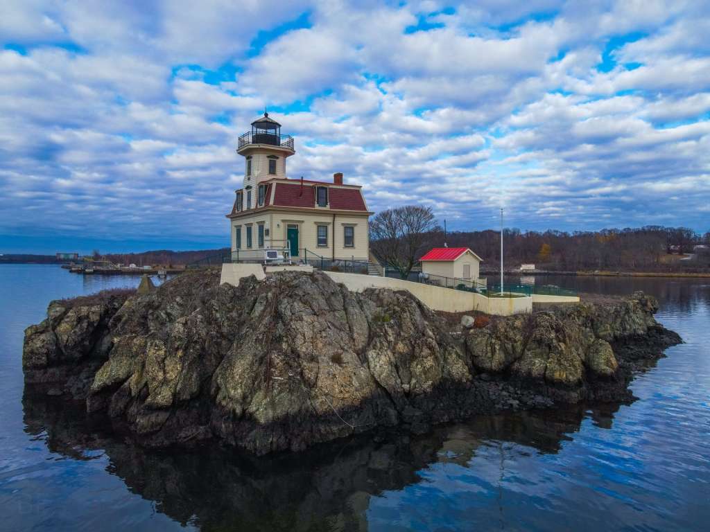 Pomham Rocks Lighthouse