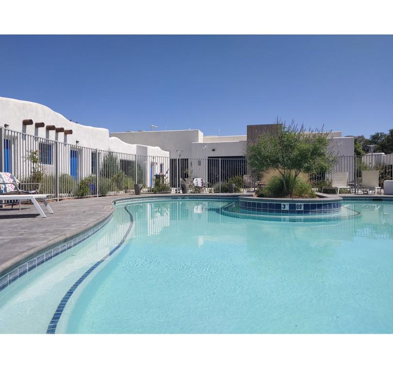 El Vado Motel Guest Pool