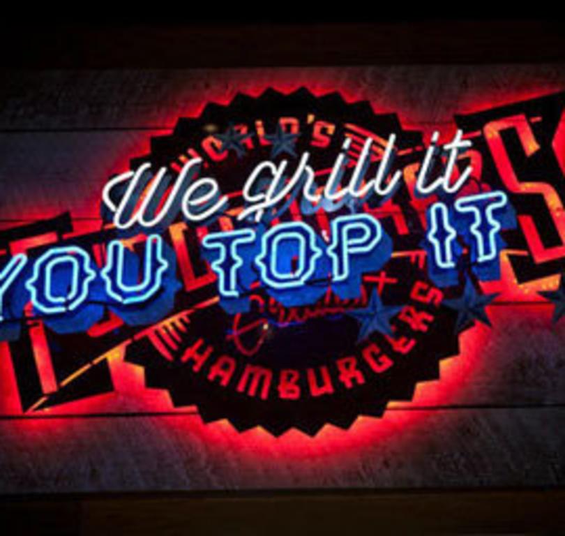 Fuddruckers - Yale & Gibson