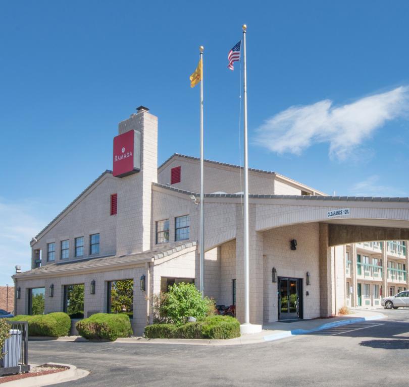 Ramada Exterior/Main Entrance