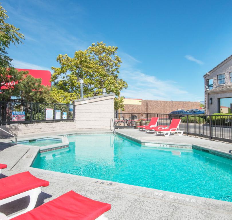 Outdoor Heated Pool and Jacuzzi