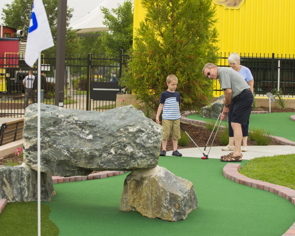 RIVERWALK MINI GOLF
