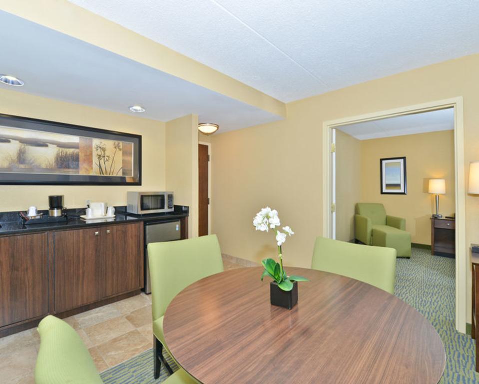 Two Room Suite, King