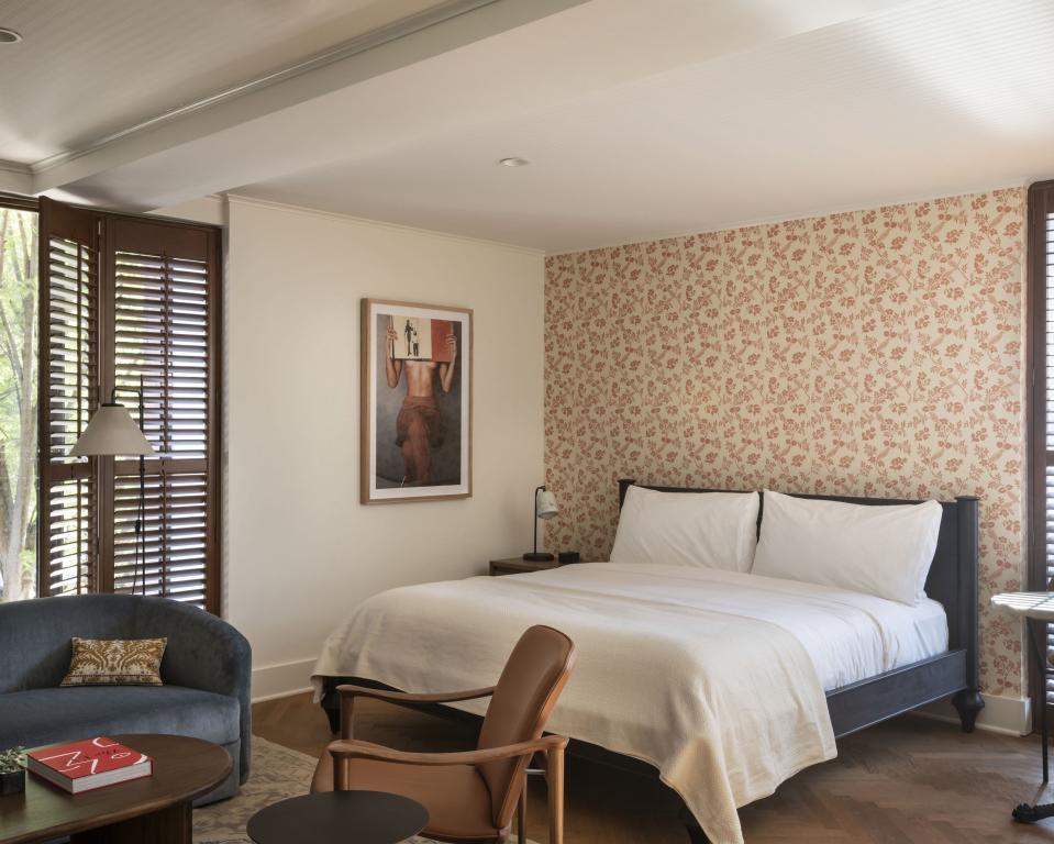 guestroom bed 4