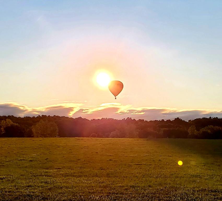 balloon-over-field